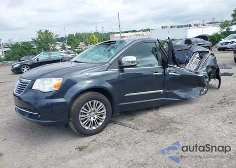 2014 Chrysler Town & Country Touring-L z USA, uszkodzony, nr VIN 2C4RC1CG0ER232429